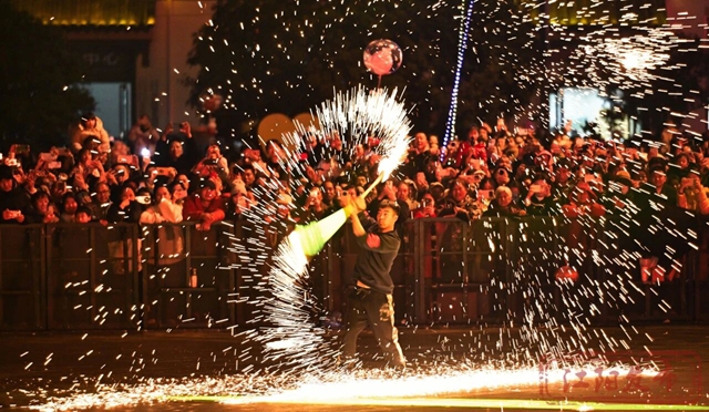 一大波现场图来袭！元宵节之夜，江阳火树银花