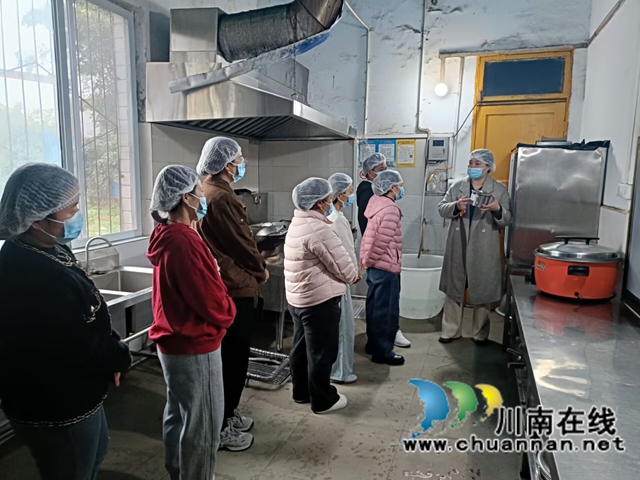 家园携手,守护舌尖安全|泸县天兴镇中心幼儿园开展膳食委员会半日活动(图8) 8.jpg