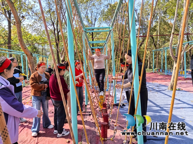 巾帼风采绽芳华 快乐龙城庆“三八”｜泸县玉蟾街道三社区联合举办2026年三八国际妇女节主题团建活动