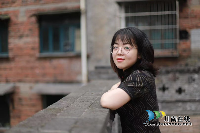 晓笔承文脉 霞章启科幻——评胡晓霞的文学耕耘与时代书写(图3) 3.png