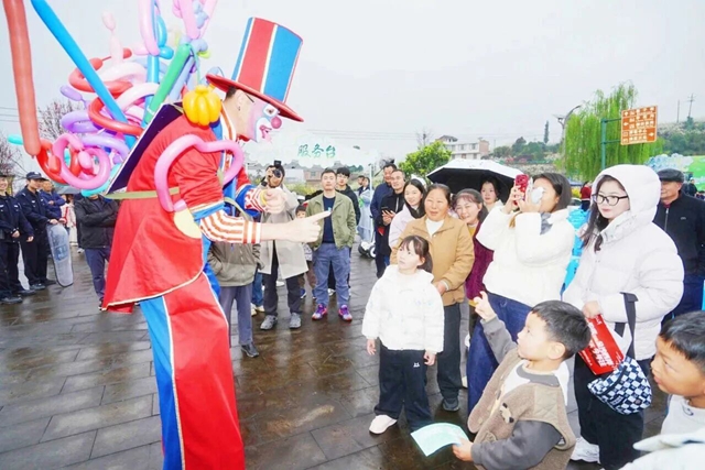 好漂亮!宜宾这里的十万亩李花盛开了(图6) 6.jpg