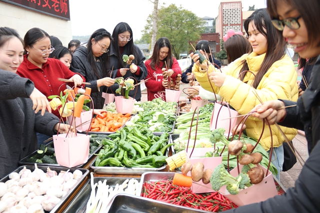 “三”生有幸、“八”方来福！致敬泸州教体“她”力量