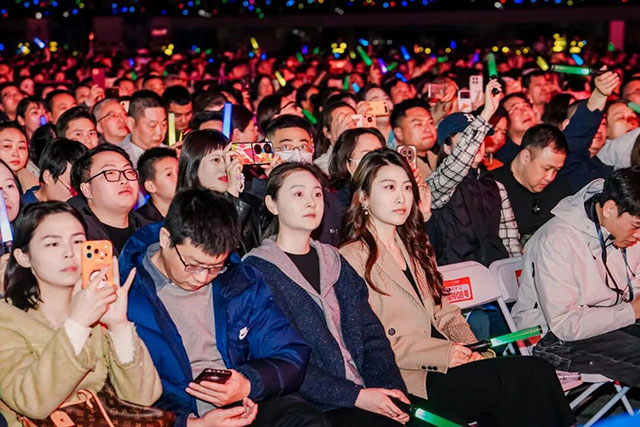 多图直击!昨晚,泸州美好生活演唱会太燃了→(图5) 5.jpg