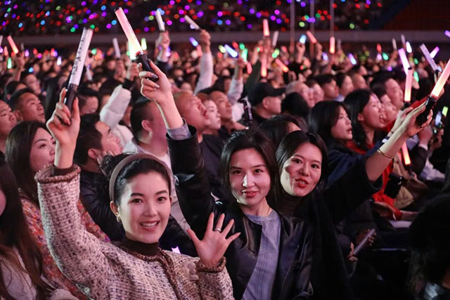 多图直击!昨晚,泸州美好生活演唱会太燃了→(图31) 32.jpg