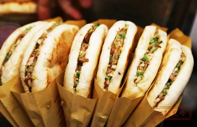 春日限定!老泸州·大河街换新装,风筝纱幔里的浪漫约会(图16) 16.jpg