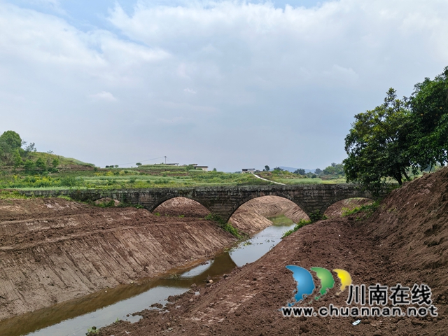 泸县喻寺镇新桥村惊现明代崇祯年间的养生洞石刻(图1) 整治后张洞沟(曾佐然摄).jpg