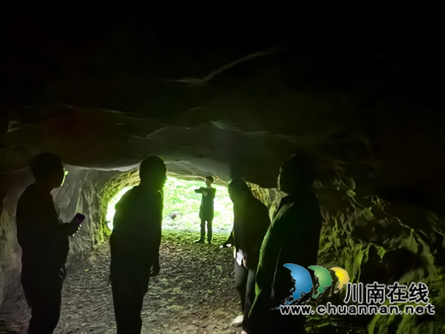 泸县喻寺镇新桥村惊现明代崇祯年间的养生洞石刻(图5) 岩洞(曾佐然摄).jpg