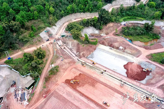 火力全开!泸县土公庙水库建设最新进展来了(图1) 1.jpg