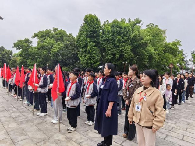 追寻·2026·清明祭英烈 | 江阳学子以青春之名,向英烈致敬(图11) 11.jpg