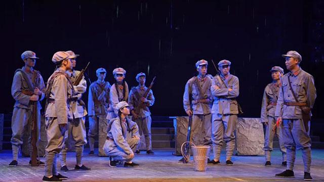 泸县九中：他们用舞台剧让长征精神“燃”起来