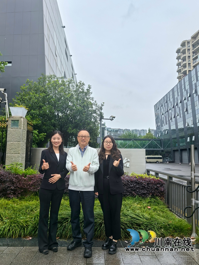 四川广播电视台专访任钞莲、蔡静 (2).jpg