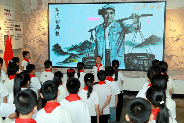 纳溪区泸天化小学:追寻信仰之光 弘扬革命精神”(图3) 3.jpg