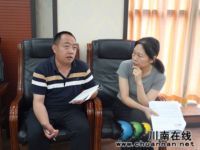 泸县建校与泸县五中开展职普融通教学交流座谈会(图3) 学科分组交流1.jpg