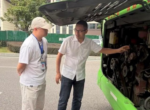 匠心传承 思政赋能|泸州公交深耕产改提质 劳模领航擦亮文明出行底色(图6) 公交6.jpg