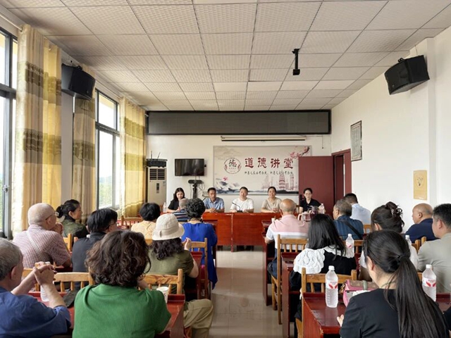 青春助农行 同心促振兴|民建龙马潭区基层委开展助农实践调研活动(图1) 农1.jpg