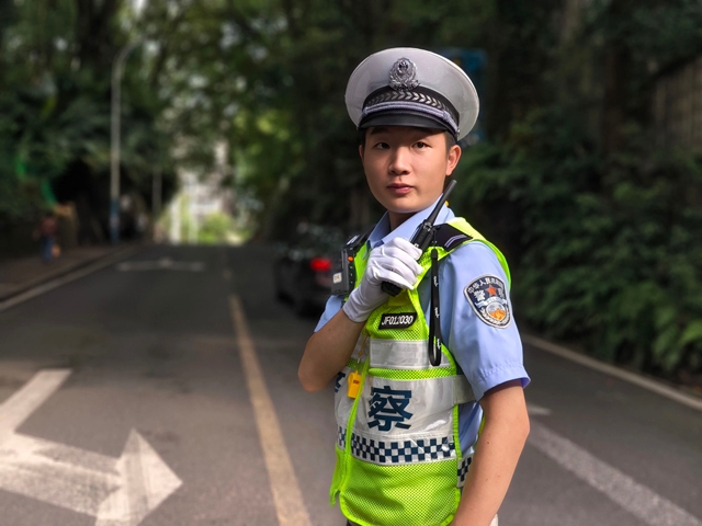 这份中考出行指南请查收,酒城交警全力以“护”(图1) 交1.jpg