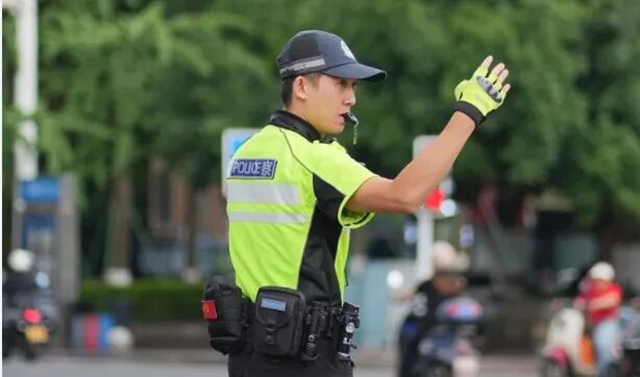 这份中考出行指南请查收,酒城交警全力以“护”(图5) 交5.jpg