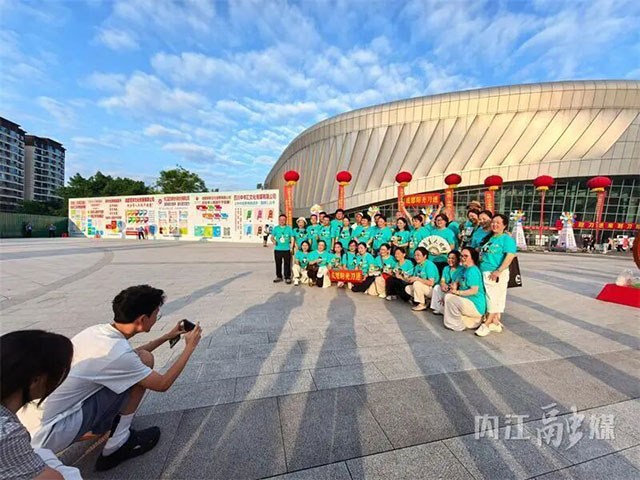 刀郎朋友圈动情致谢!内江与阿克苏,他的两座故乡双向奔赴(图14) 14.jpg