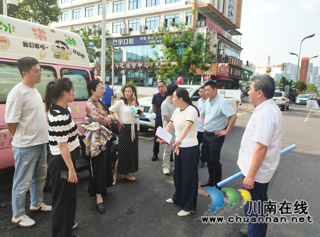 基层无小事 枝叶总关情 ——记江阳区“先进基层党组织”江悦社区党委(图10) 10--多方协调辖区断头路卫生问题.jpg