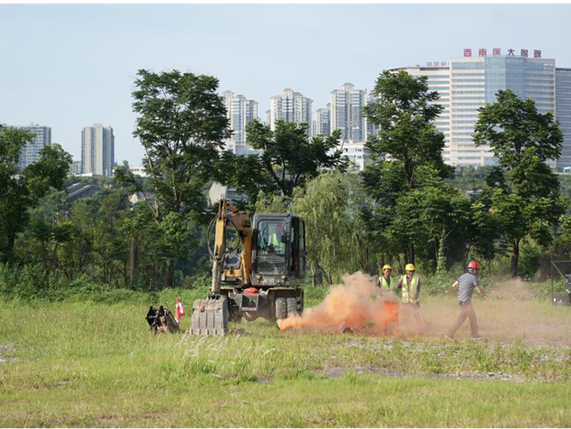 以练筑防!泸州市市场监管局组织开展特种设备突发事件现场处置演练(图2) 习2.png
