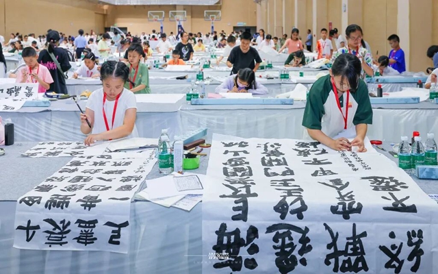 830名青少年齐聚酒城大“笔”拼！第五届青少年书画传习大会书画传习大赛总决赛在泸州开赛