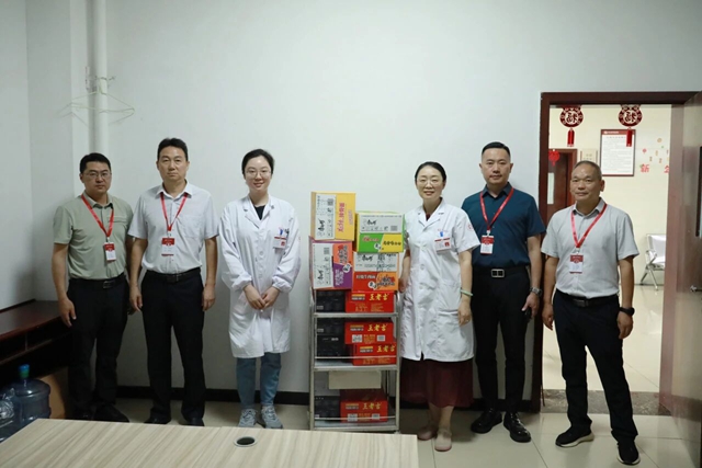 合江县中医医院:礼赞仁心敬担当,一线慰问暖人心(图6) 6.jpg