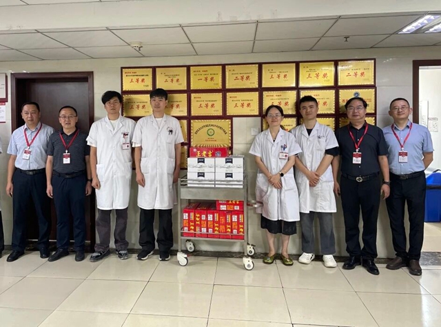合江县中医医院:礼赞仁心敬担当,一线慰问暖人心(图14) 14.jpg