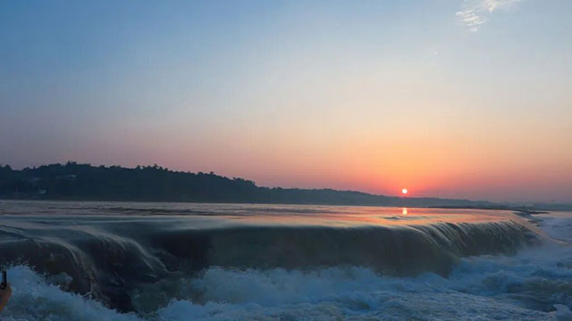 弥陀中坝的日出火了！不必远赴山海，美景自在泸州