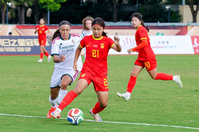 中国U-17女足6比0胜皇马U-17女足，泸州姐妹花都进球了！