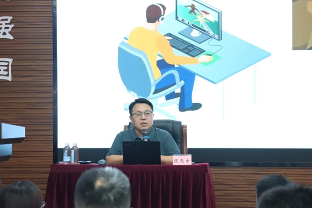 充电赋能助成长!泸县建校全员解锁教师专业化新课堂(图2) 2.jpg