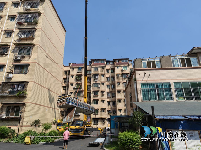 龙马潭区:拆除违建除隐患,护航平安开学季(图1) 拆1.png