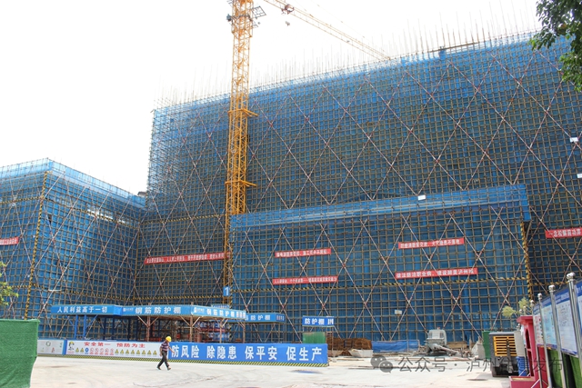 泸州市国家综合档案馆新馆建设项目主体结构封顶(图2) 档案2.jpg