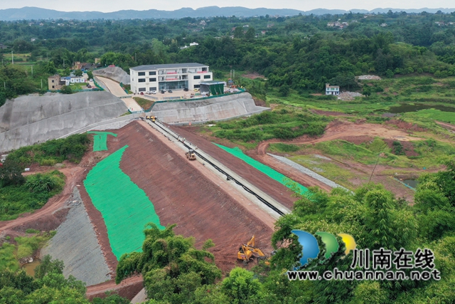 6--大坝主体施工大场景.jpg
