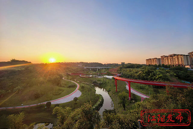 不追落日，在泸州这座网红公园接住每一个黄昏