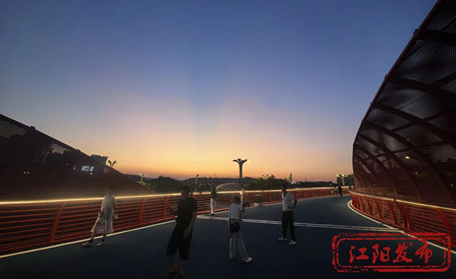 不追落日,在泸州这座网红公园接住每一个黄昏(图4) 4.jpg