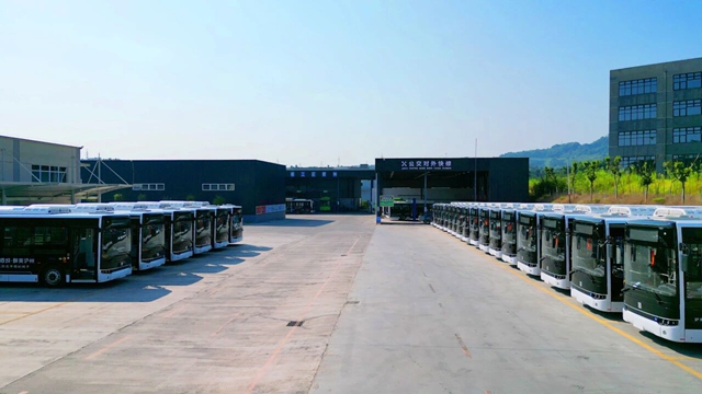 【绿色出行 美好生活】以公交步履,赴秋日美丽泸州(图2) 公交2.jpg