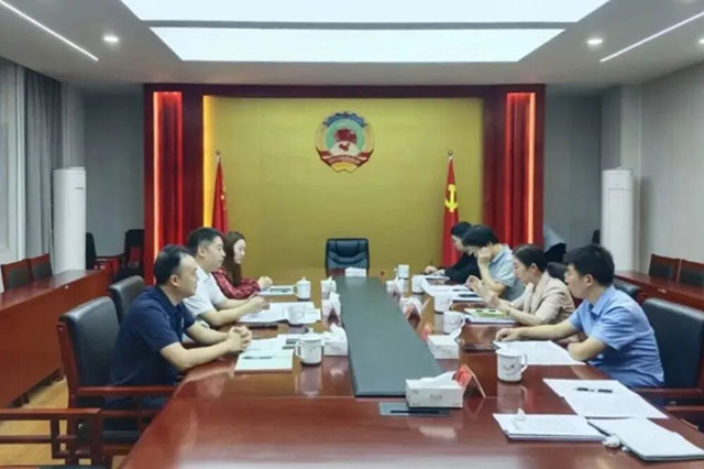 致公党泸州市委会开展《提升西部陆海新通道西线运营效能构筑四川南向开放未来新优势》座谈调研(图1) 1.jpg