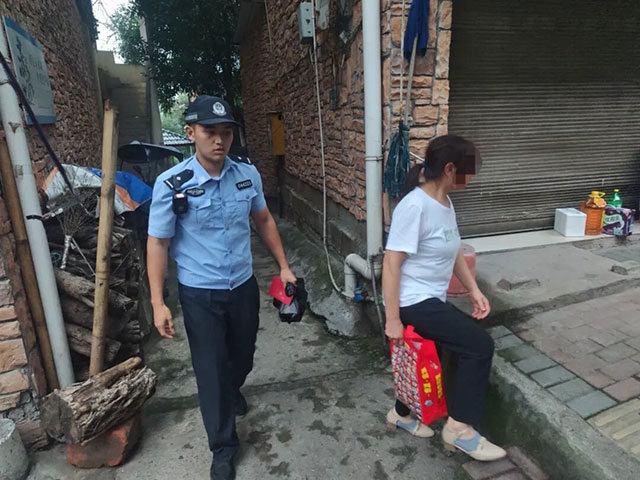 网友:有时候警察也挺想“报警”的……(图4) 4.jpg