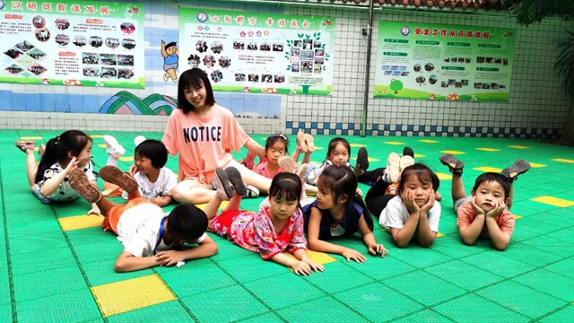 酒城良师 | 彭莲:把乡村幼儿园的琐碎守成春天(图5) 人5.jpg
