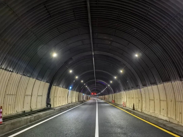 G76厦蓉高速公路隆昌至赤水段安全韧性提升隧道工程圆满完成(图2) 公路2.jpg