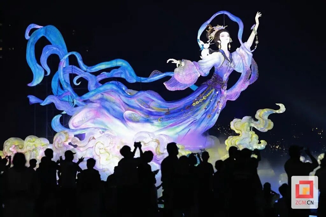 正式开园迎客！想免费看自贡彩灯的朋友，超全攻略来了