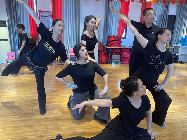 龙马潭区鱼塘街道云华山社区老年学校开班典礼暨中秋国庆文艺演出圆满举行