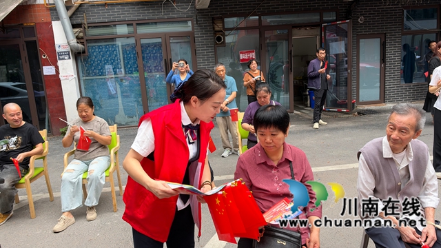 桑榆非晚 邻聚微光|工行泸州分行参与银龄点亮社区治理项目志愿公益活动(图3) 工行2.jpg