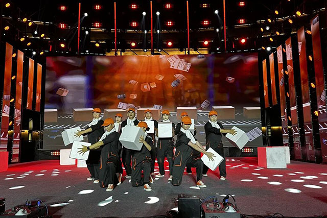 千架无人机点亮泸县夜空!今天继续嗨(图11) 11.jpg