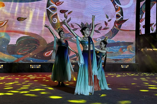 千架无人机点亮泸县夜空!今天继续嗨(图13) 13.jpg