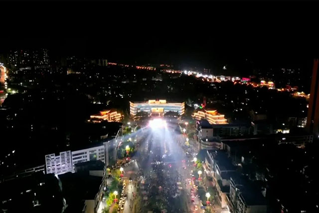千架无人机点亮泸县夜空!今天继续嗨(图1) 1.jpg