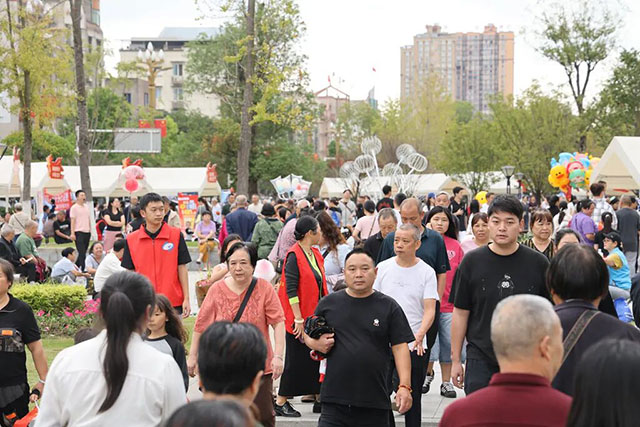 千架无人机点亮泸县夜空!今天继续嗨(图25) 25.jpg