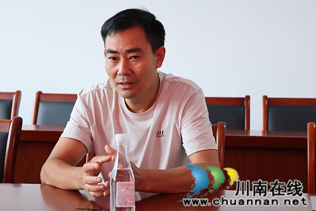 情系桑梓润桃李 爱心助学筑梦行┃合江中学举行“曾一丁助学金”发放仪式(图8) 王成.jpg