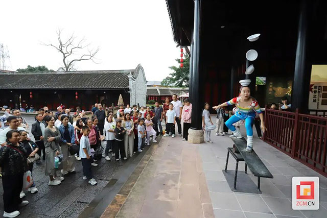 邂逅恐龙、梦回古衙、乐享乡宴!这个国庆,自贡多点开花热闹迎游客(图5) 5.jpg