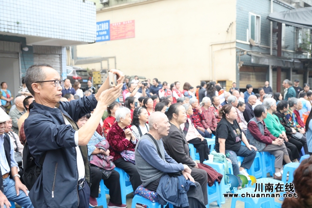 红2.jpg